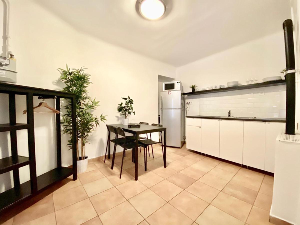 Budget Apartment By Hi5- Karoly 16 Budapest Eksteriør bilde